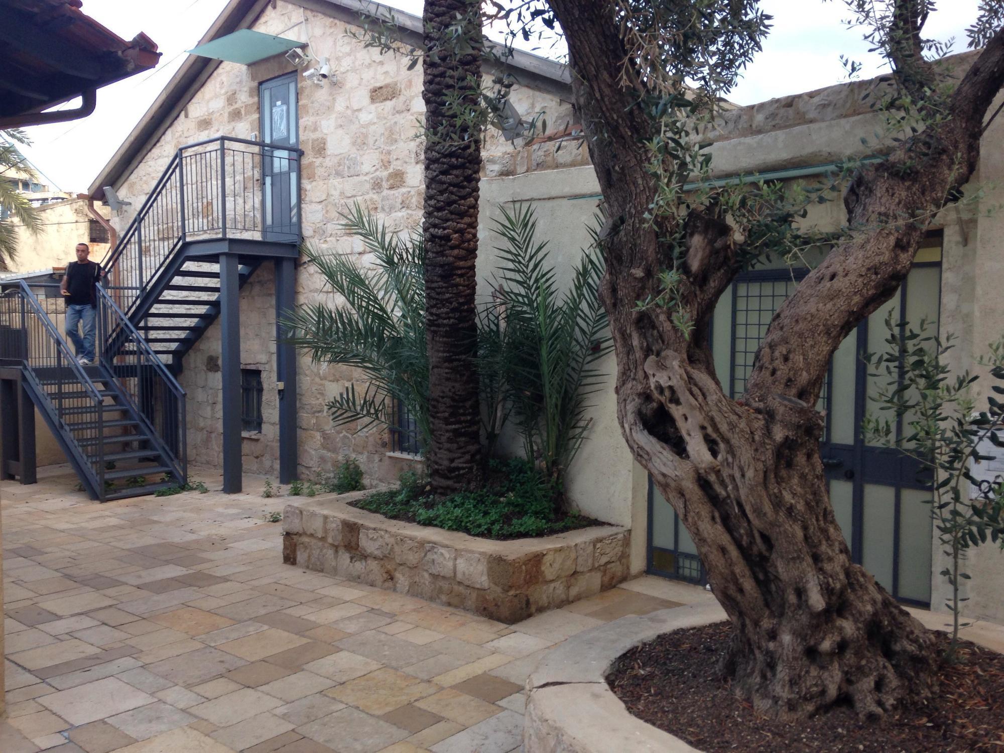 German Colony Guest House- Private And Dorm Hostel *