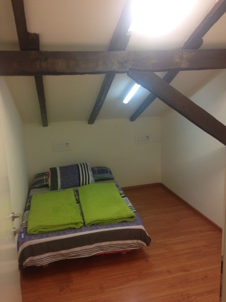 Hostel German Colony Guest House- Private And Dorm *