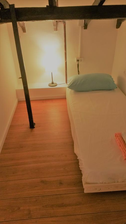 German Colony Guest House- Private And Dorm Hostel
