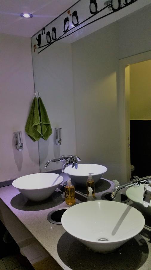 Hostel German Colony Guest House- Private And Dorm *